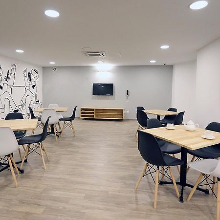 Oyo Townhouse 17 Huda City Center Near Leisure Valley Park Gurgaon Zewnętrze zdjęcie