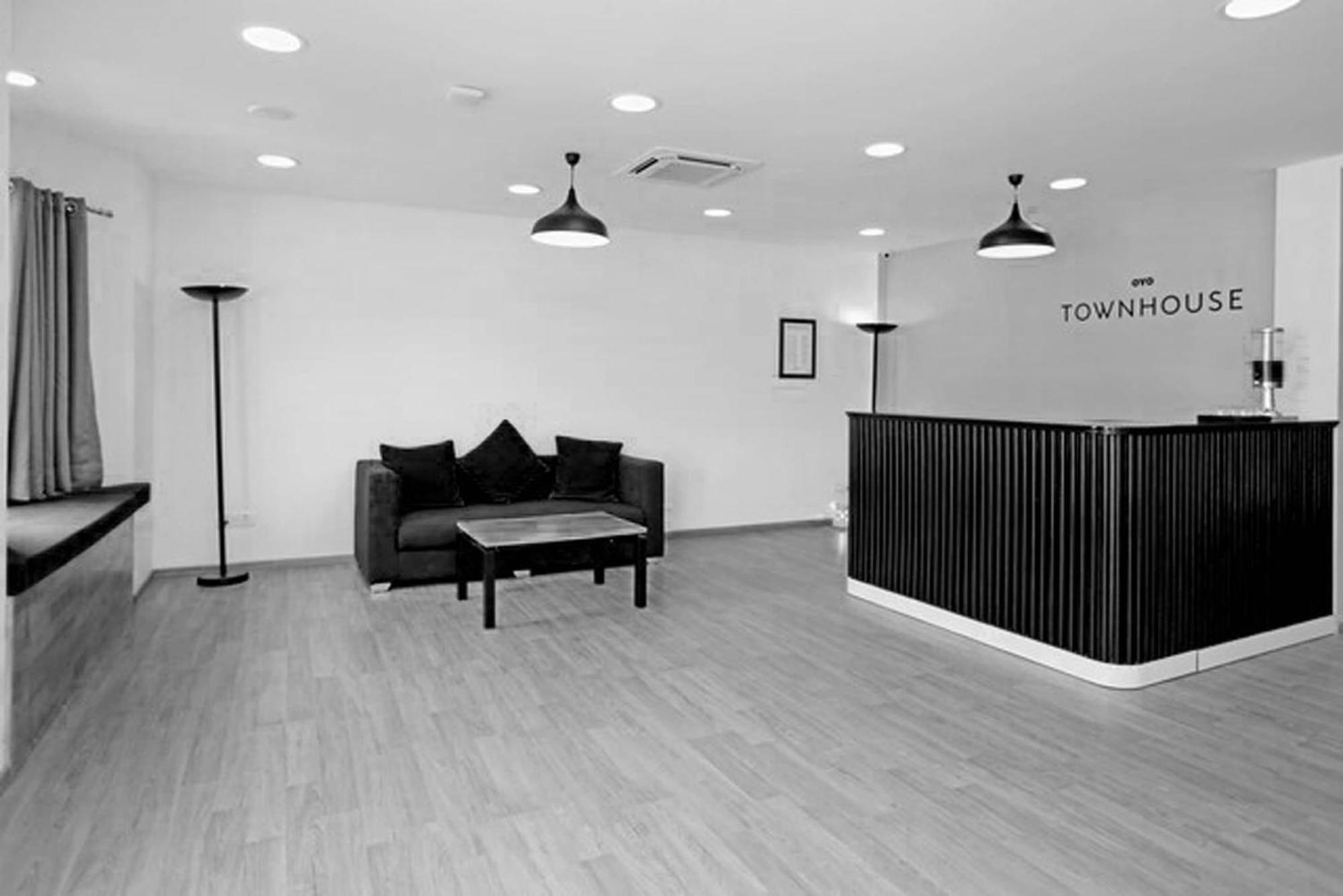 Oyo Townhouse 17 Huda City Center Near Leisure Valley Park Gurgaon Zewnętrze zdjęcie